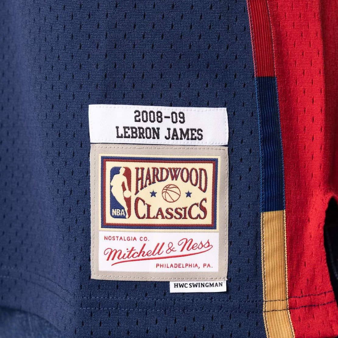 LeBron James Cleveland Cavaliers Mitchell & Ness Hardwood Classics Swingman  Jersey - Navy