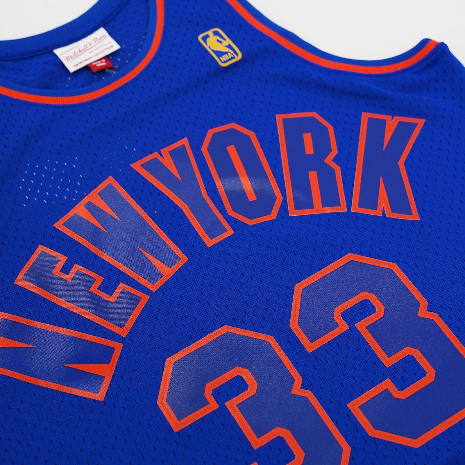 Mitchell & Ness NBA New York Knicks Pat Ewing Swingman Tank In